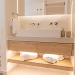Private Two Seperate Homes&jacuzzi Retreat Vilă *