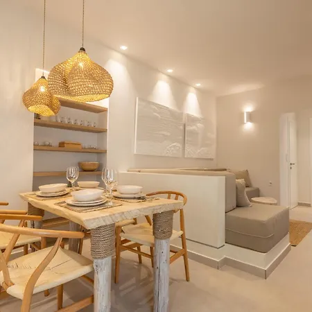 The Villa Rhodes Retreat With Private Jacuzzi - Minutes Away From Old Town *