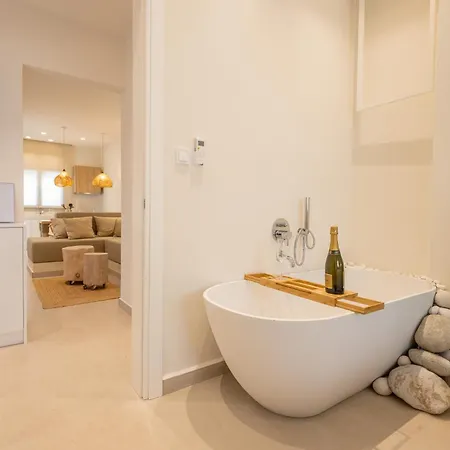 The Villa Rhodes Retreat With Private Jacuzzi - Minutes Away From Old Town