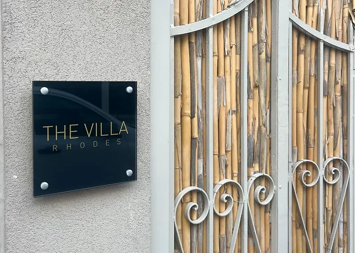 The Villa Rhodes Retreat With Private Jacuzzi - Minutes Away From Old Town فيلة Rhodes City