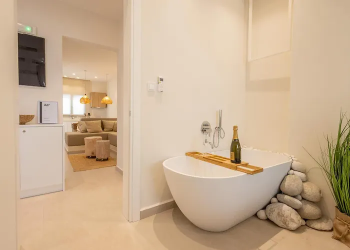 Private Two Seperate Homes And Jacuzzi Retreat