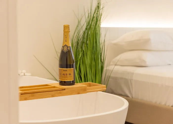 Private Two Seperate Homes And Jacuzzi Retreat Villa *