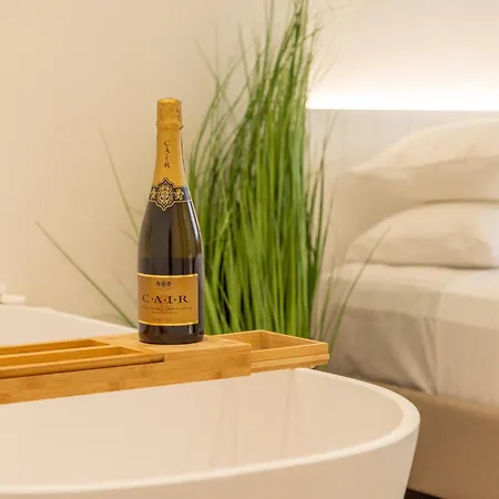 Private Two Seperate Homes And Jacuzzi Retreat 别墅 *